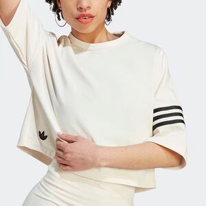 Adidas Adicolor Neuclassics Women’s Tee in Wonder White / Black - Size Small
